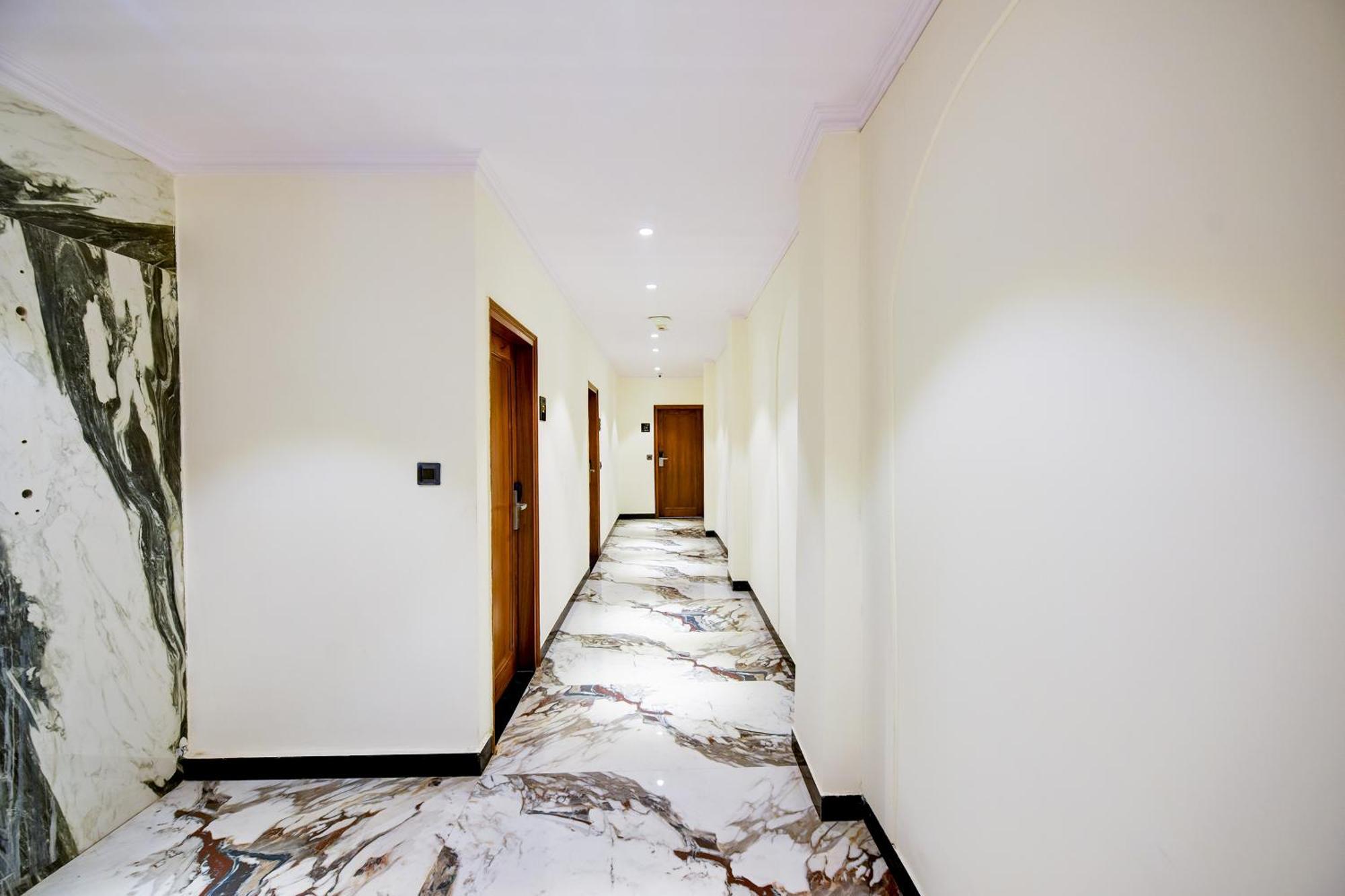 Hotel Surya Plaza New Delhi Luaran gambar