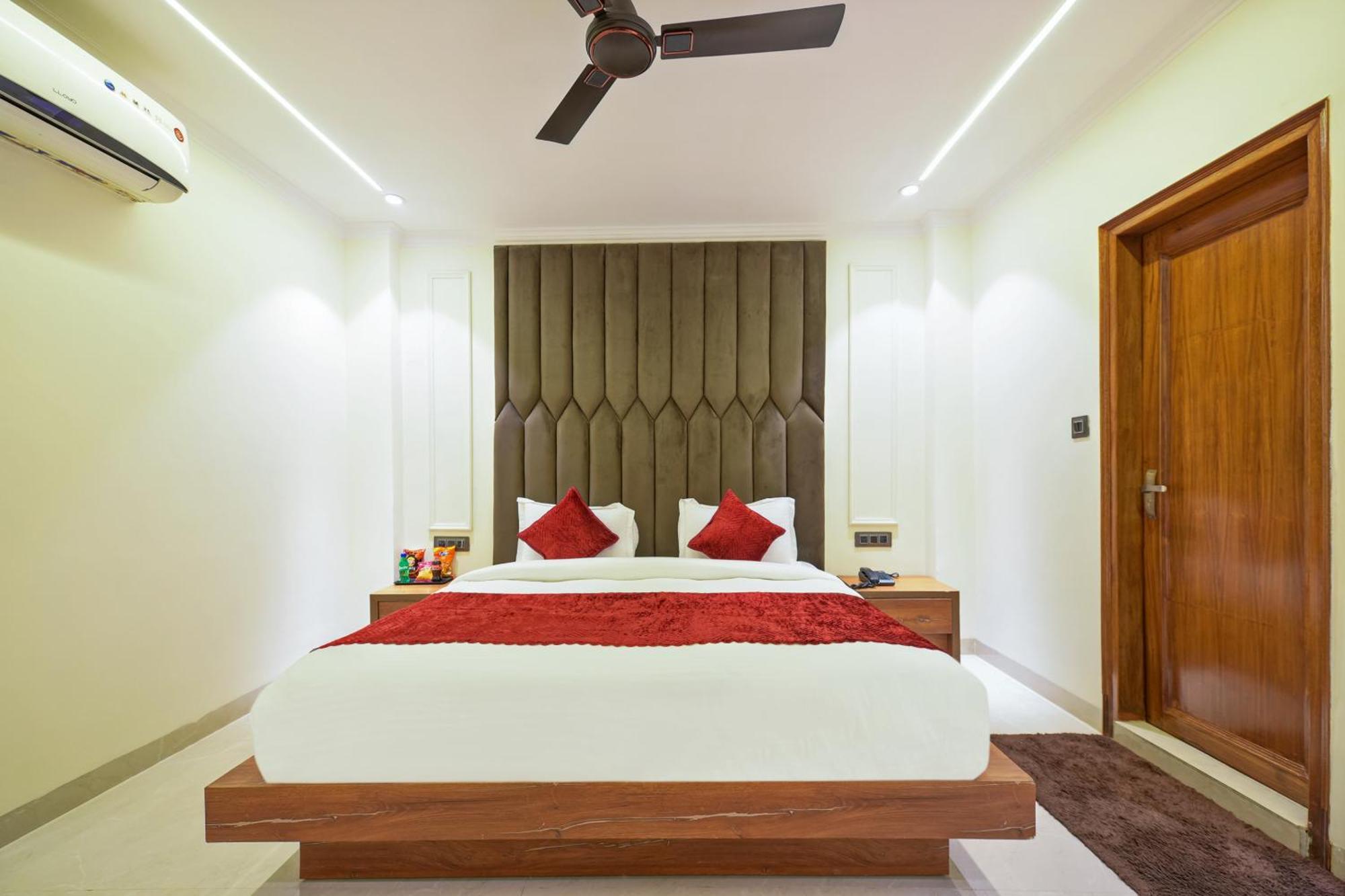 Hotel Surya Plaza New Delhi Luaran gambar