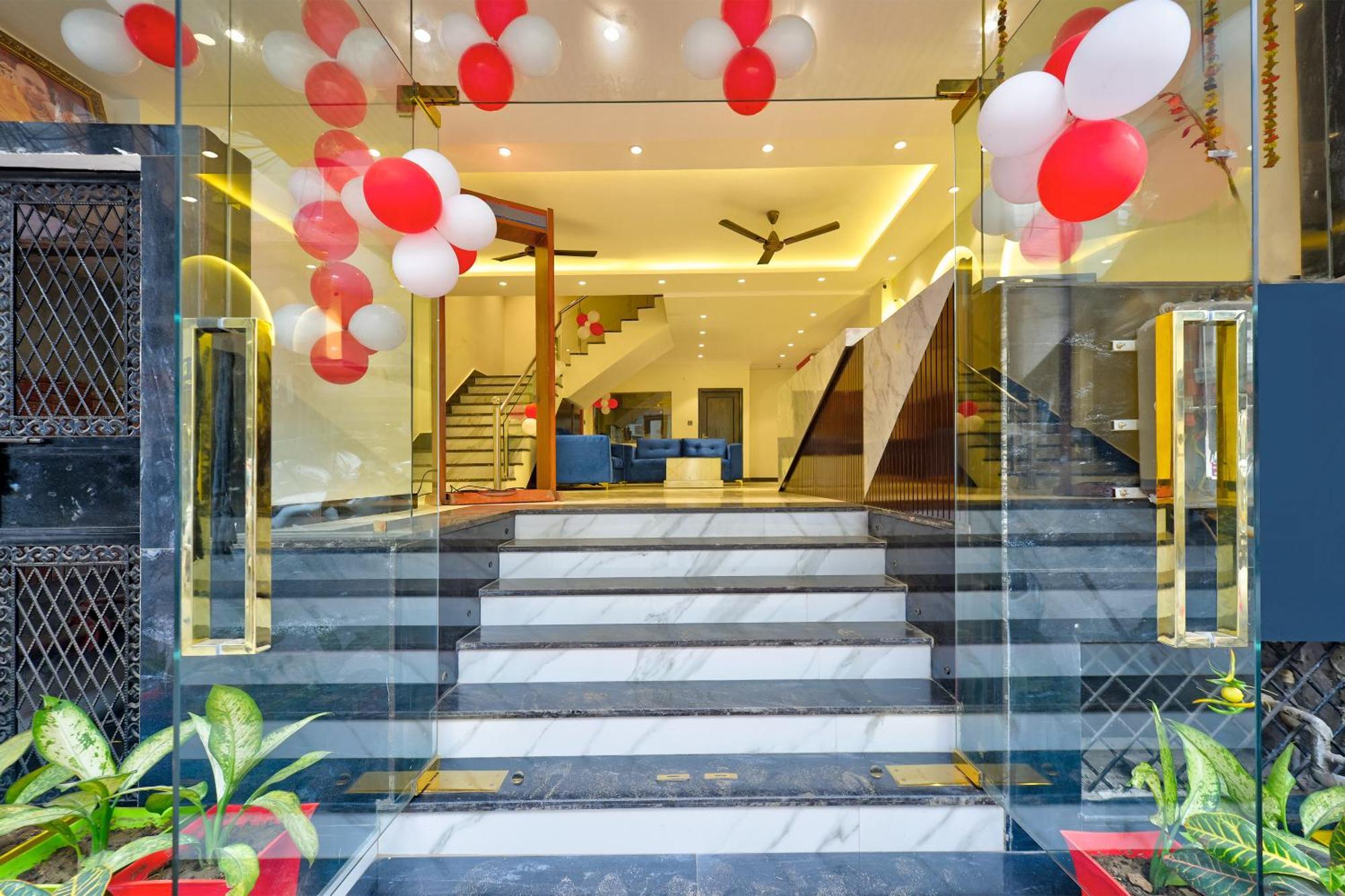 Hotel Surya Plaza New Delhi Luaran gambar