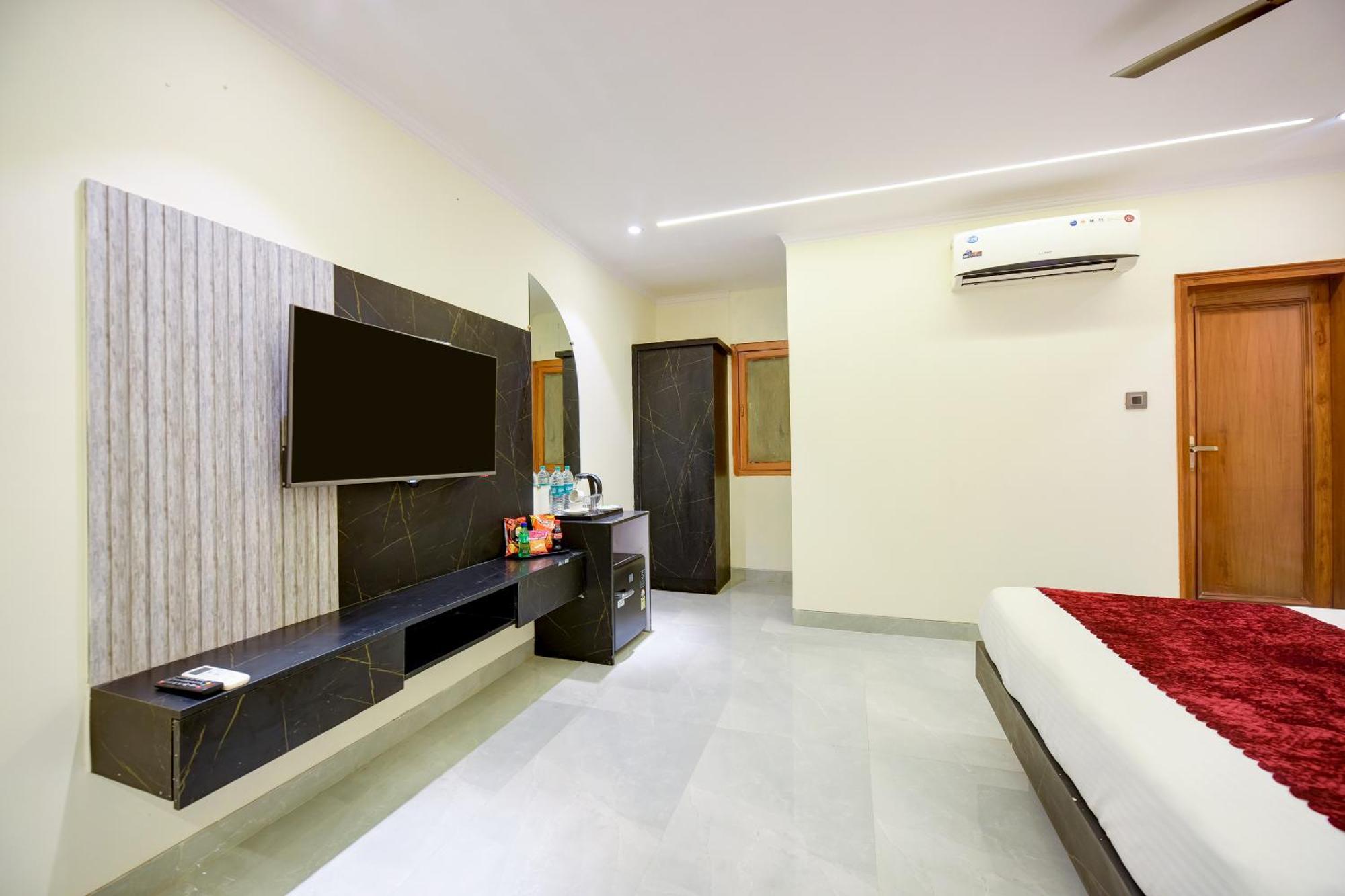 Hotel Surya Plaza New Delhi Luaran gambar