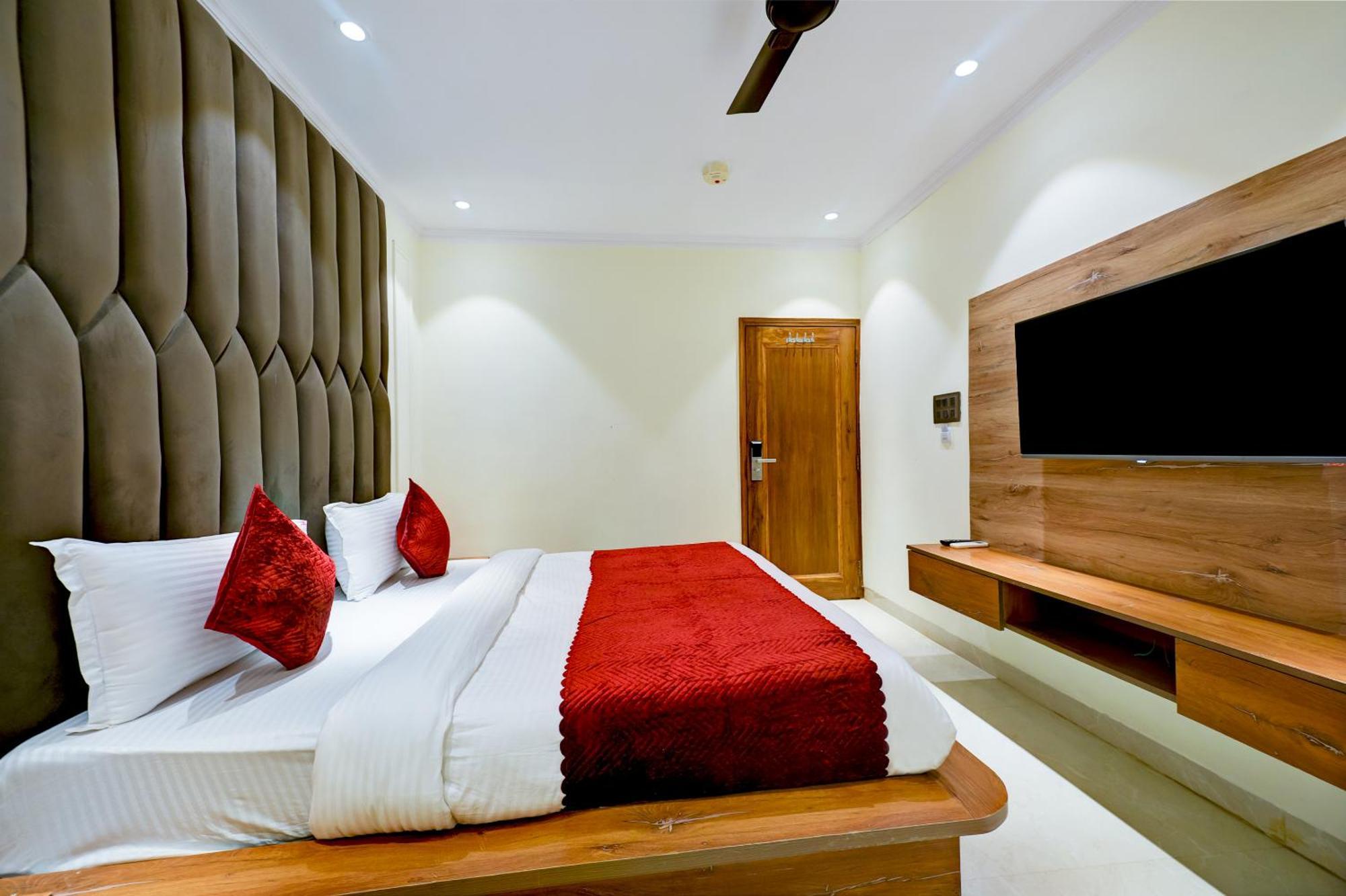 Hotel Surya Plaza New Delhi Luaran gambar