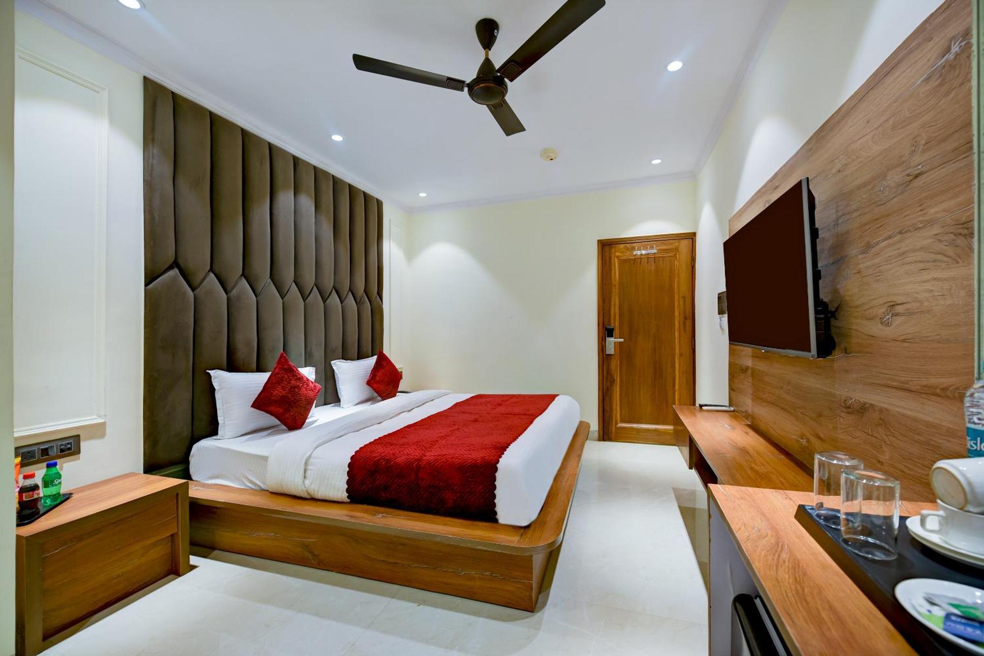 Hotel Surya Plaza New Delhi Luaran gambar