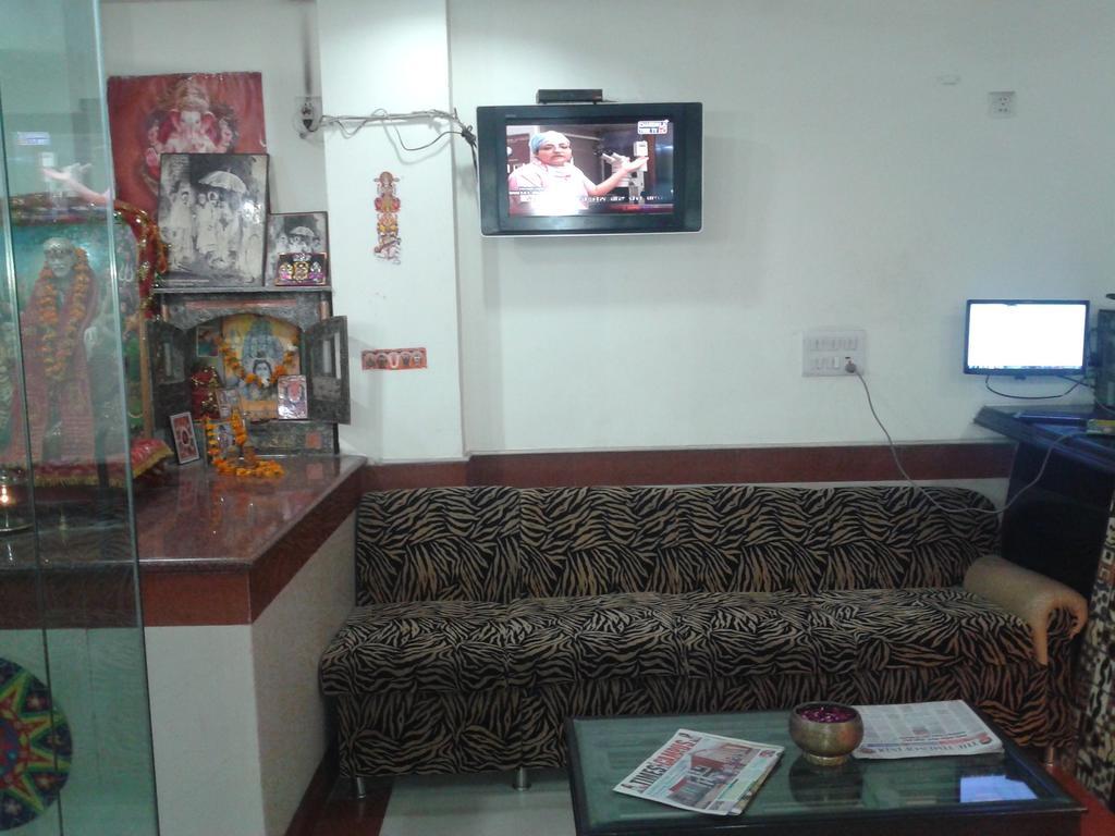 Hotel Surya Plaza New Delhi Luaran gambar