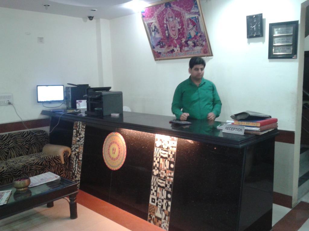Hotel Surya Plaza New Delhi Luaran gambar
