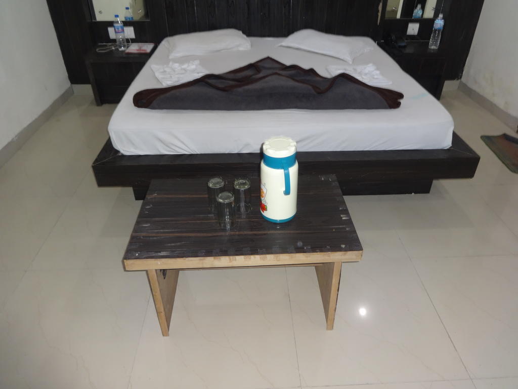 Hotel Surya Plaza New Delhi Bilik gambar